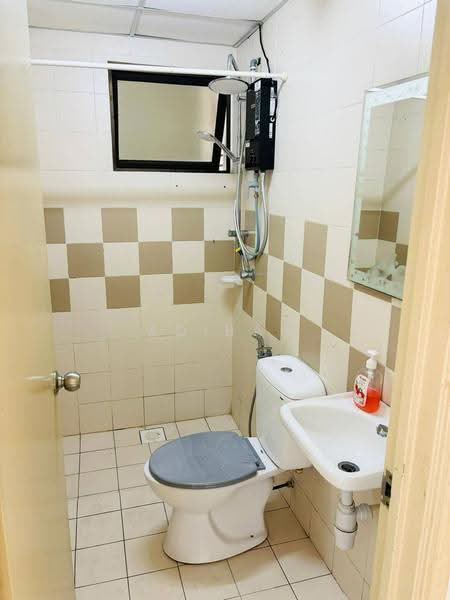 Kondominium untuk Dijual di Royal Domain Sri Putramas 2 - Adibah Salim - Bathroom - PropertyGuru.com.my