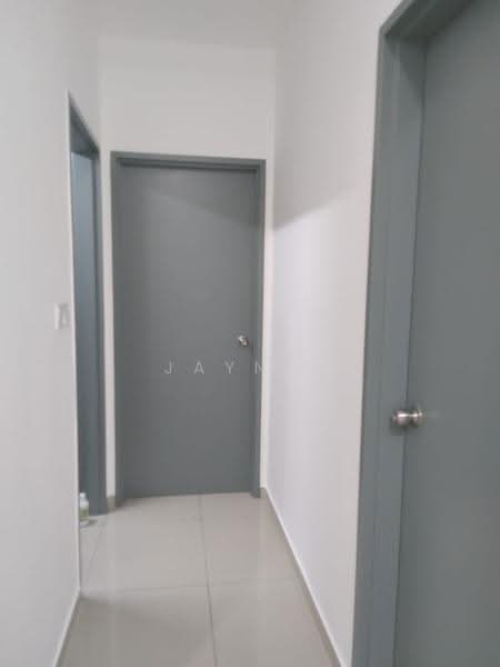 Kediaman Servis untuk Disewa di Parkland Residence - Jaynee Chin - Corridor - PropertyGuru.com.my