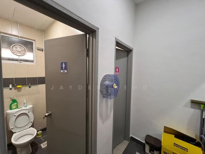 Shop / Office untuk Disewa di Puchong (Selangor) - Jayden Heng - Bathroom - PropertyGuru.com.my