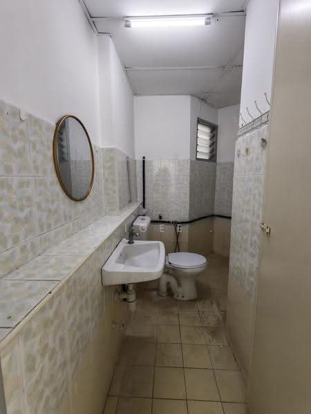 Condominium for Sale at Menara Menjalara - PeiGee . - Bathroom - PropertyGuru.com.my