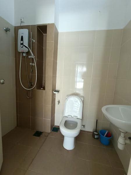 Rumah Teres 2-Tingkat untuk Disewa di Country Villas Resort (Ayer Keroh) - Goh Jun Khai - Bathroom - PropertyGuru.com.my