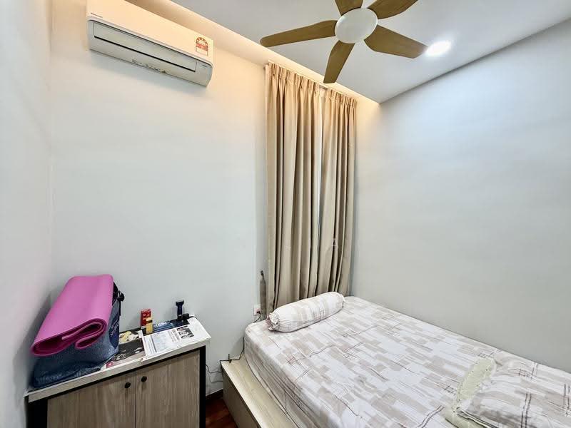 Kondominium untuk Dijual di Queens Residences Q1 @ Queens Waterfront - Ben Liau - Bedroom - PropertyGuru.com.my
