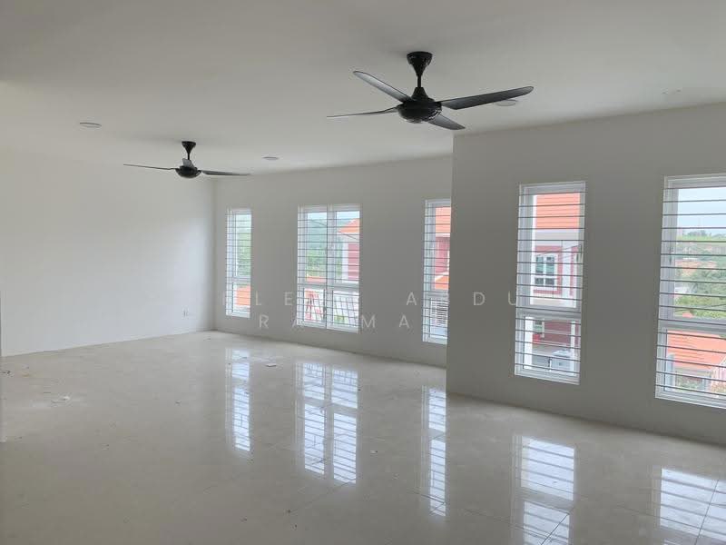 Semi-Detached House for Rent in Sepang (Selangor) - Norlela Abdul Rahman - Living Room - PropertyGuru.com.my