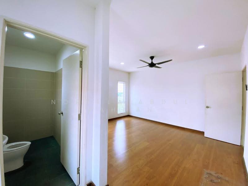 Semi-Detached House for Rent in Sepang (Selangor) - Norlela Abdul Rahman - Bathroom - PropertyGuru.com.my