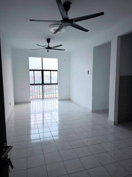 Pangsapuri untuk Disewa di Larkin Indah - Alex How - Living Room - PropertyGuru.com.my
