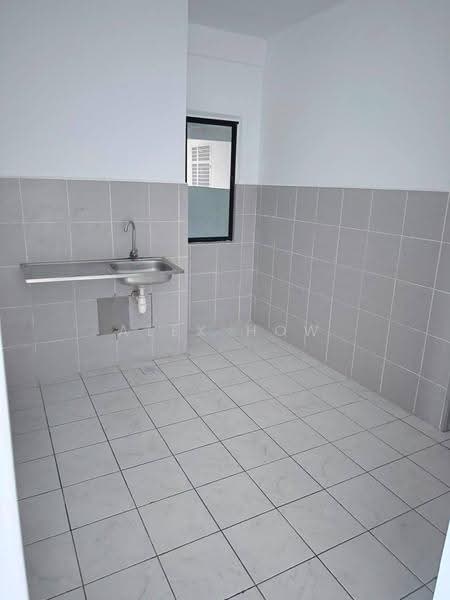 Pangsapuri untuk Disewa di Larkin Indah - Alex How - Kitchen - PropertyGuru.com.my