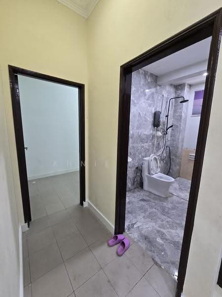 Semi-Detached House for Sale in Johor Bahru (Johor) - Annie Low - Corridor - PropertyGuru.com.my