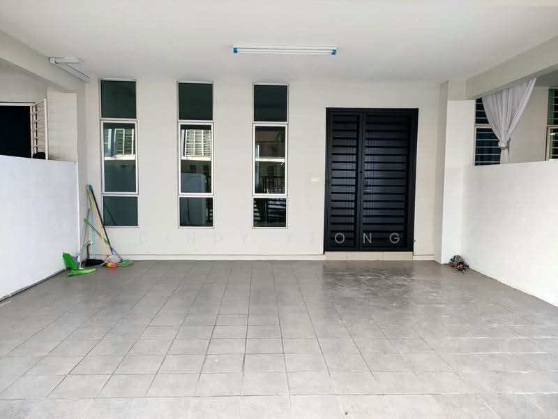 Rumah Teres 3-Tingkat untuk Disewa di Kajang (Selangor) - Cindy Yeong - Car Park - PropertyGuru.com.my