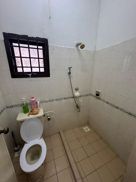 Rumah Teres 2-Tingkat untuk Dijual di Bandar Seri Alam (Masai) - Carson . - Bathroom - PropertyGuru.com.my