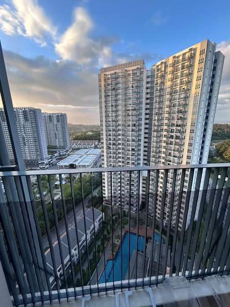 Kediaman Servis untuk Disewa di Cerrado Residence @ Southville City - Anderson Wong - Balcony - PropertyGuru.com.my