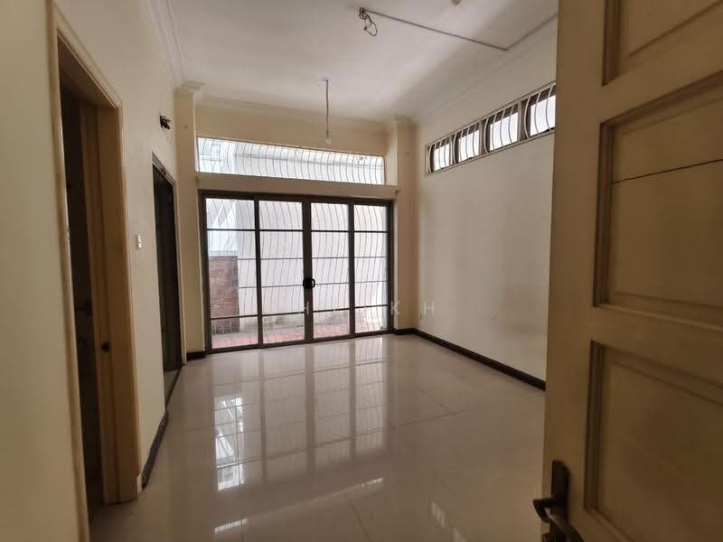 Rumah Berkembar untuk Dijual di Bukit Jelutong (Shah Alam) - Sheikh Imran - PropertyGuru.com.my