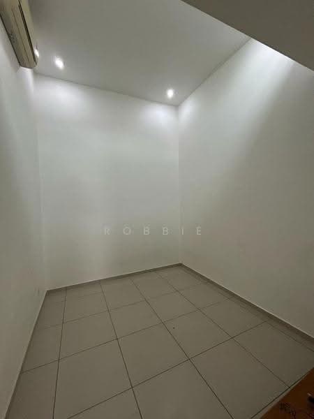2-storey Terraced House for Sale in Setia Tropika (Johor Bahru) - Robbie Tan - Interior - PropertyGuru.com.my