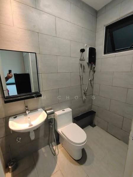 Kediaman Servis untuk Dijual di Ong Kim Wee Residence - YM Chong - Bathroom - PropertyGuru.com.my