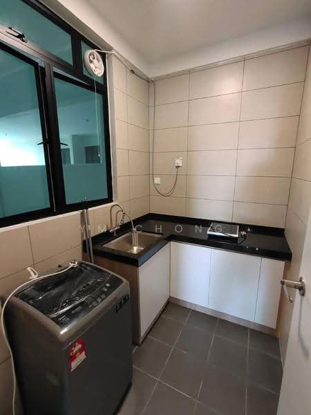 Kediaman Servis untuk Dijual di Ong Kim Wee Residence - YM Chong - Kitchen - PropertyGuru.com.my