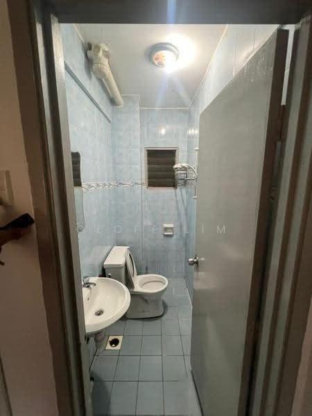 Pangsapuri untuk Disewa di Apartment Selasih - Geoff Lim - Bathroom - PropertyGuru.com.my