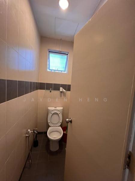 Pejabat untuk Disewa di Puchong (Selangor) - Jayden Heng - Bathroom - PropertyGuru.com.my