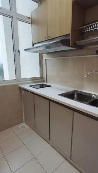 Pangsapuri untuk Disewa di Sri Samudera Apartment (Seaview Residence Suites) - June Teo - Kitchen - PropertyGuru.com.my