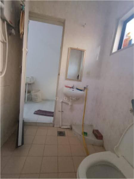 Rumah Teres 2-Tingkat untuk Disewa di Taman Sentosa (Bukit Baru) - Goh Jun Khai - Bathroom - PropertyGuru.com.my