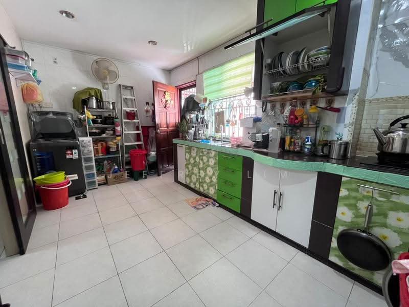 2-storey Terraced House for Sale in Taman Skudai Indah (Skudai) - Jeffrey Lim - Kitchen - PropertyGuru.com.my