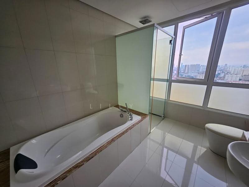 Condominium for Sale at Central Park condominium - Lilly . - Bathroom - PropertyGuru.com.my