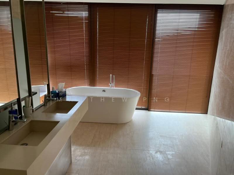 Condominium for Sale at Shorefront Residences - Matthew Png - Bathroom - PropertyGuru.com.my