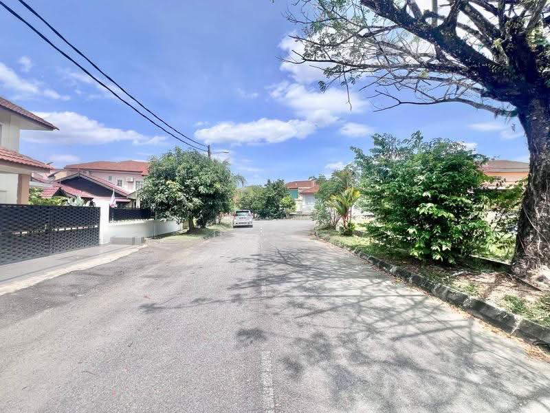 Semi-Detached House for Sale in Bandar Bukit Mahkota (Bangi) - Deeya Yusof - PropertyGuru.com.my