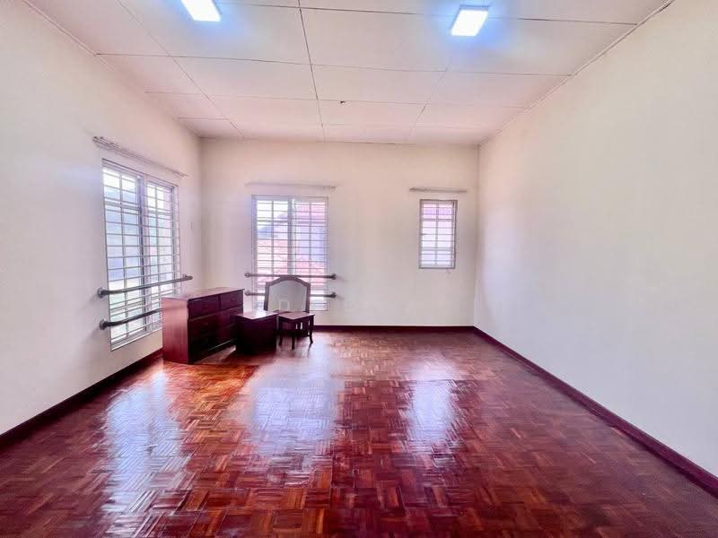 Semi-Detached House for Sale in Bandar Bukit Mahkota (Bangi) - Deeya Yusof - PropertyGuru.com.my