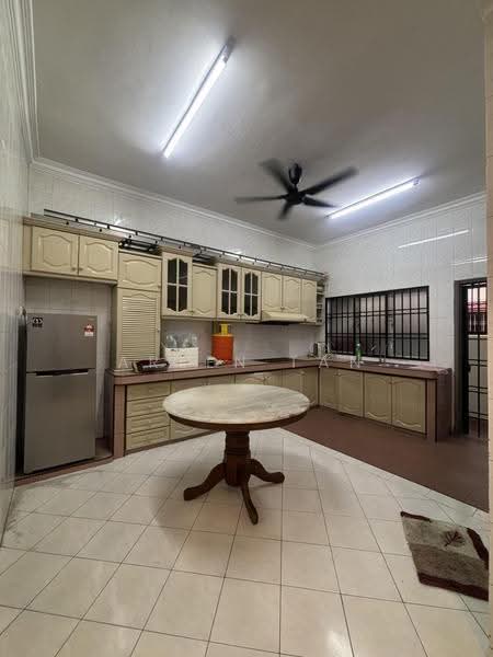 Rumah Teres 2-Tingkat untuk Disewa di Taman Gembira (Klang) - Areen Tan - Kitchen - PropertyGuru.com.my