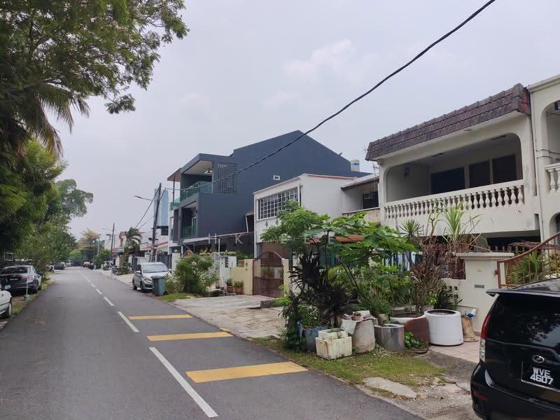 Rumah Teres 2-Tingkat untuk Dijual di Taman Kepong Baru (Batu) - HK Lee - PropertyGuru.com.my