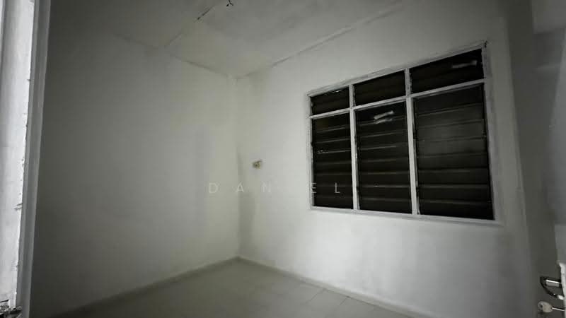 Rumah Flat untuk Dijual di Flat Taman Perling - Daniel Yong - PropertyGuru.com.my