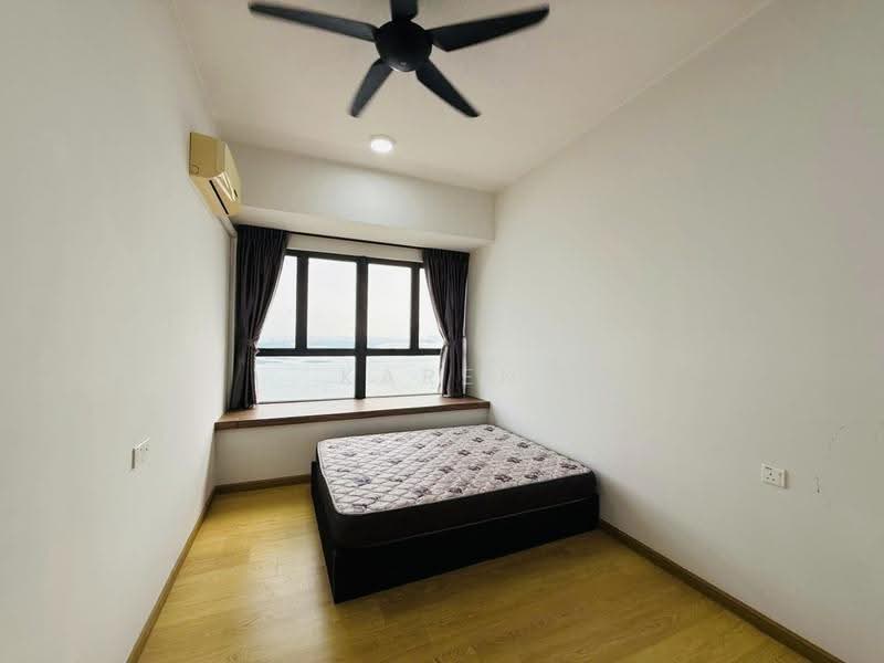 Condominium for Rent at Royal Strand @ Country Garden Danga Bay - Karen Yeo - PropertyGuru.com.my