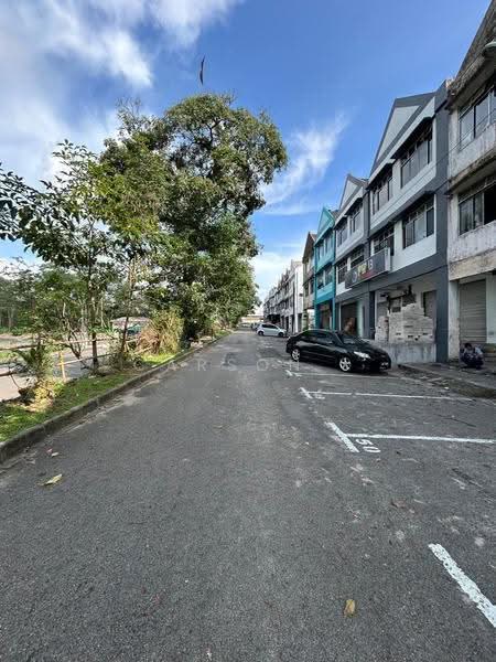 Shop for Sale in Taman Puteri Wangsa (Ulu Tiram) - Carson . - PropertyGuru.com.my