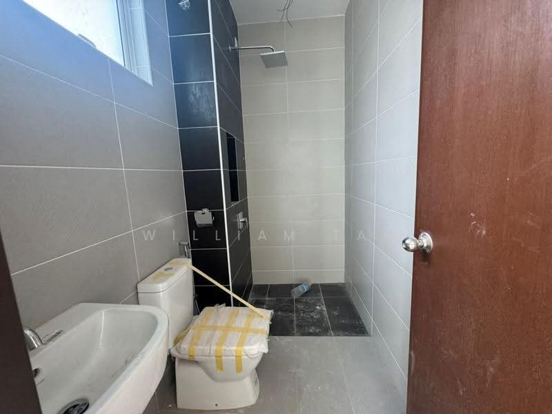 Semi-Detached House for Sale in Taman Seri Austin (Tebrau) - William Tay - Bathroom - PropertyGuru.com.my
