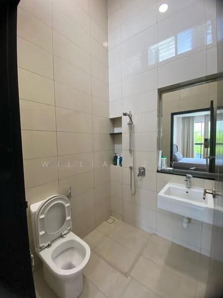 3-storey Terraced House for Sale in Senibong Cove (Masai) - William Tay - Bathroom - PropertyGuru.com.my