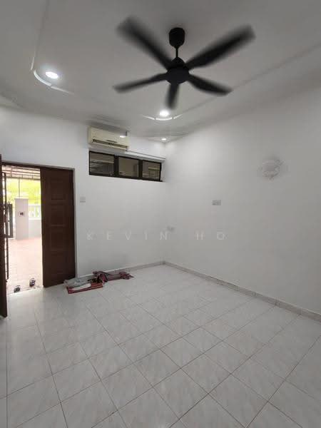 Rumah Teres 1-Tingkat untuk Dijual di Bandar Selesa Jaya (Skudai) - Kevin Ho - Living Room - PropertyGuru.com.my