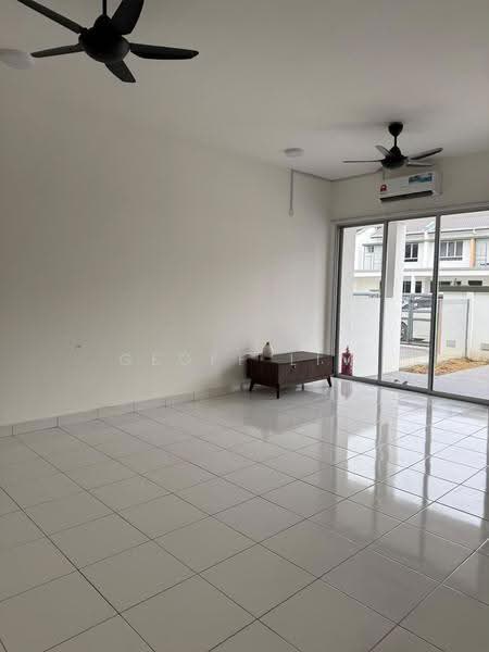 Rumah Teres 2-Tingkat untuk Disewa di Bandar Bukit Tinggi (Klang) - Geoff Lim - Living Room - PropertyGuru.com.my