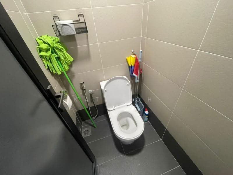 Shop / Office untuk Dijual di Jalan Klang Lama (Old Klang Road) (Kuala Lumpur) - KAT NEOH - Bathroom - PropertyGuru.com.my