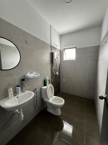 Semi-Detached House for Sale in Taman Scientex Rawang (Rawang) - Levin Khoo - Bathroom - PropertyGuru.com.my