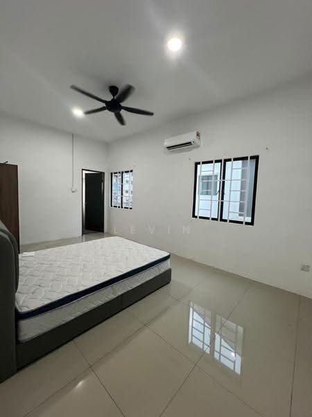 Semi-Detached House for Sale in Taman Scientex Rawang (Rawang) - Levin Khoo - Bedroom - PropertyGuru.com.my