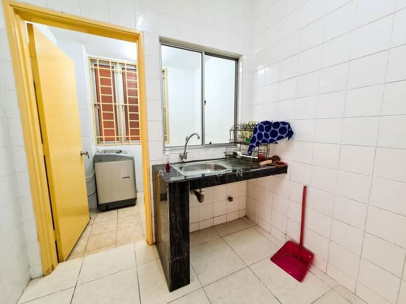 Condominium for Sale at Platinum Hill PV 6 - Brandon . - PropertyGuru.com.my