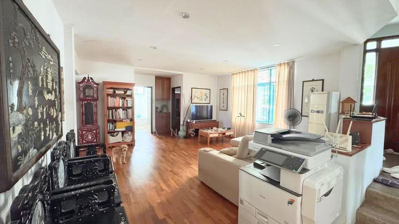 Bungalow House untuk Dijual di Taman Batu Bukit (Tanjung Tokong) - Anson Low - Living Room - PropertyGuru.com.my