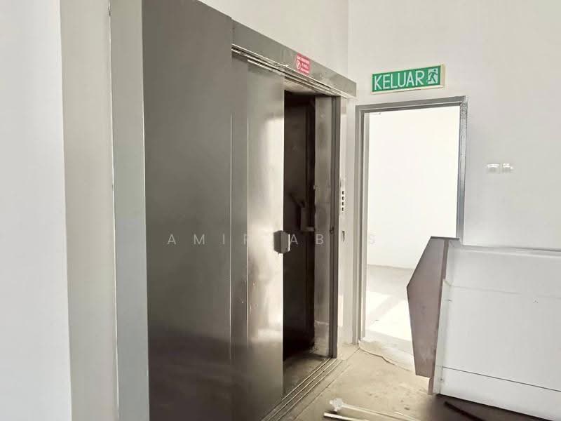Gudang untuk Disewa di Taman Perindustrian Meranti Jaya (Puchong) - Amir Abas - Entrance - PropertyGuru.com.my