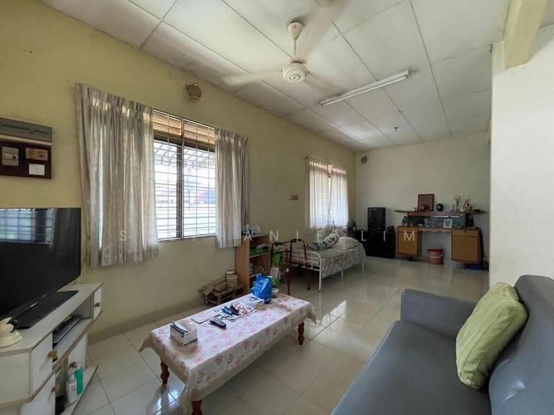 2-storey Terraced House for Sale in Gelugor (Penang) - Stephanie Lim - Living Room - PropertyGuru.com.my