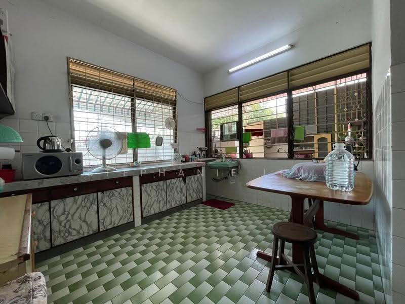 2-storey Terraced House for Sale in Gelugor (Penang) - Stephanie Lim - Kitchen - PropertyGuru.com.my