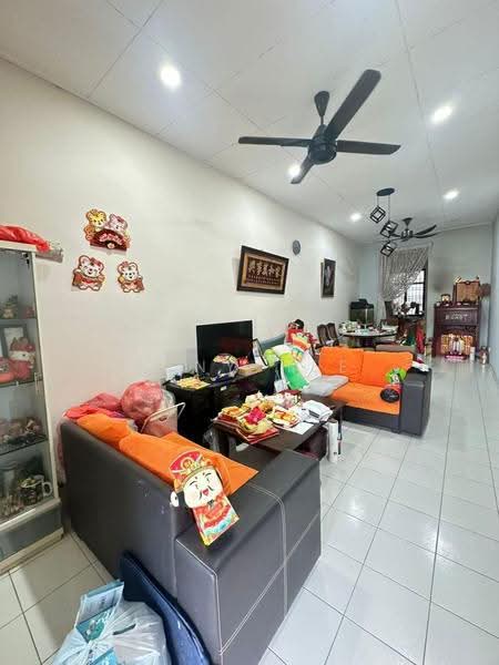 Rumah Teres 1-Tingkat untuk Dijual di Taman Setia Indah (Tebrau) - Reny Hee - Living Room - PropertyGuru.com.my