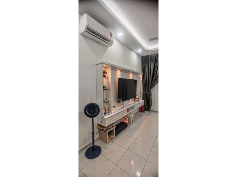 Kediaman Servis untuk Disewa di Residensi Emas - Jaynee Chin - Living Room - PropertyGuru.com.my