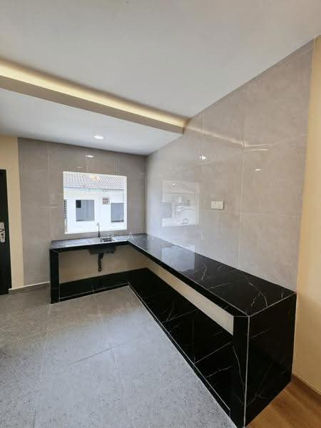 Rumah Teres 1-Tingkat untuk Dijual di Taman Putri Kulai (Kulai) - Daniel Yong - Kitchen - PropertyGuru.com.my