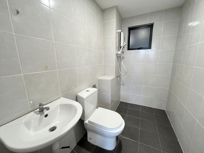 Kediaman Servis untuk Disewa di Duduk Se.Ruang @ Eco Sanctuary - Charlie Gan - Bathroom - PropertyGuru.com.my