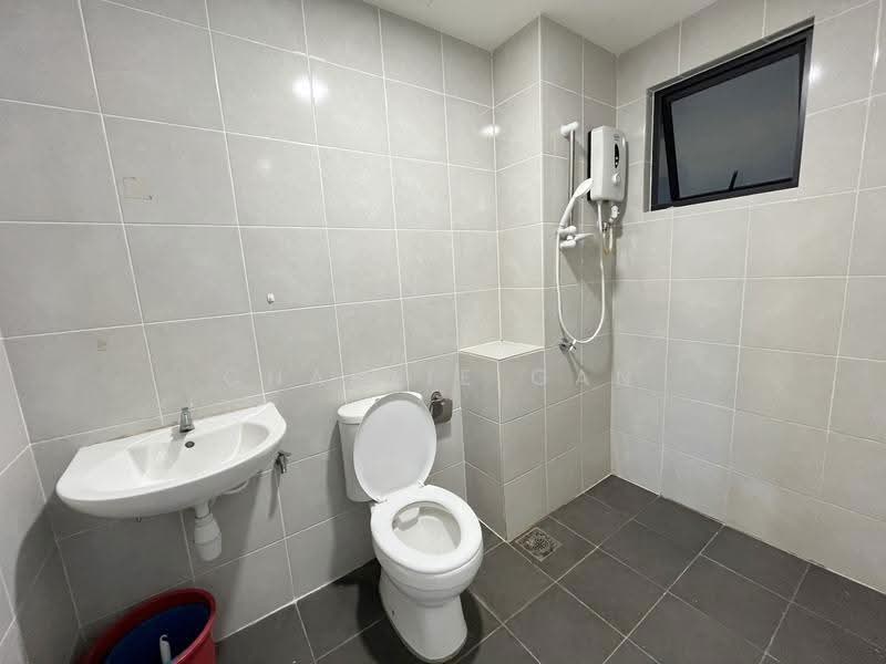 Kediaman Servis untuk Disewa di Duduk Se.Ruang @ Eco Sanctuary - Charlie Gan - Bathroom - PropertyGuru.com.my