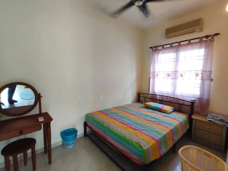 2-storey Terraced House for Rent in Bandar Baru Permas Jaya (Permas Jaya) - Kok Hui - Bedroom - PropertyGuru.com.my